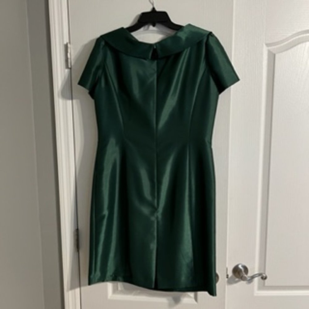 Tahari Arthur S Levine Women's Dress Size 12 Green - Picture 2 of 11
